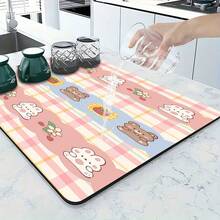 Luckybutterfly 1 pieza Alfombrilla multiusos absorbente con diseño de conejo y oso de fresa, Almohadilla protectora de mesa de poliéster para cocina, mesa de comedor, secado de platos, lavadora, lavabo del baño, accesorios de cocina, suministros para fiestas - Conejo y oso de fresa - Ver 4