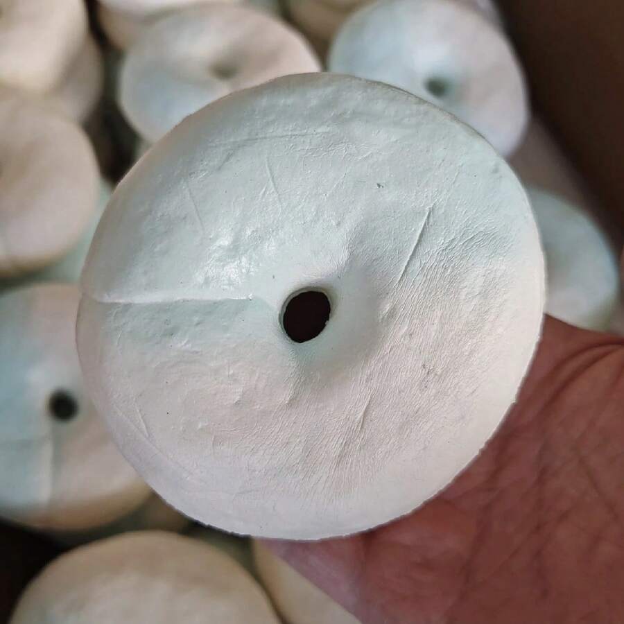 1个逼真的软绵绵贝果减压玩具，超柔软慢回弹，TPR材质，适合办公室减压/学习陪伴/缓解焦虑 - 彩色 - 查看 1