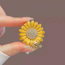 1pc Vintage Enamel Sunflower Brooch, Exquisite Bee & Daisy Lapel Pin, Unique Design Accessory For Suit - Yellow - View 5