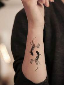 1 pieza Pegatina, Estilo de lavado de tinta oscura Koi, Dragón, Pájaro volador, Floral y Colección en inglés. Pegatina de tatuaje temporal, lavable, desechable, adecuada para brazos, abdomen, no reflectante, tatuaje realista, adecuada para personas, uso diario, dura 3-5 días. - Negro - Ver 3