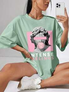 Camiseta de hombros caídos con gráficos de escultura y letras para mujer - Blanco - Ver 6
