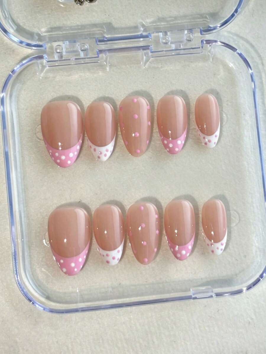 10片手工杏仁形美甲贴纸,裸粉色底,粉白波点法式风格,温柔可爱。适合女士和女孩在春、夏、秋、冬、节日、派对和日常场合佩戴。 - 粉色 - 查看 1