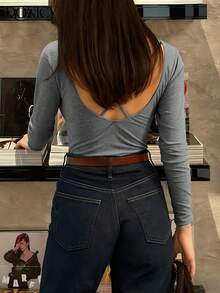 DONICY Camiseta de manga larga con cuello en V profundo y espalda descubierta de unicolor para mujer, top básico, estilo versátil de cuello en V profundo, adecuado para salidas de primavera/verano, citas, reuniones, para usar por capas, negocios casuales, uso en el hogar y tiempo libre - Gris Oscuro - Ver 3