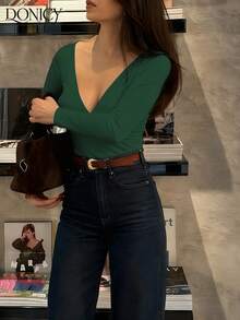 DONICY 女士纯色深V领露背长袖T恤，基础款上衣，深V百搭款式，适合春夏外出、约会、聚会、叠穿、休闲商务、居家休闲穿着 - 墨綠色 - 查看 4