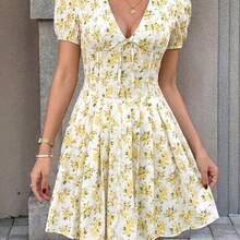 Mother Day Dress French Countryside Yellow Floral-Print V-Neck Short-Sleeve Mini Dress With Boned Waist Corset Detailing – A Slimming, Romantic Silhouette For Resort Vacations, Evening Parties & Everyday Chic - 黃色 - 查看 3