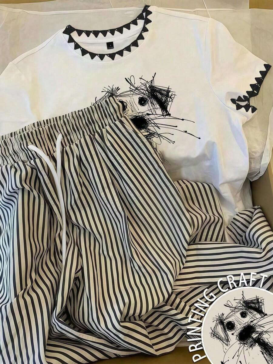 Conjunto de dos piezas para mujer casual a rayas, camiseta de manga corta con rayas horizontales azul marino y blanco, pantalones holgados azul marino de cintura elástica con cordón, estilo cómodo y versátil, ideal para uso diario, compras, paseos, actividades relajadas y looks náuticos en primavera y verano - Blanco - Ver 1