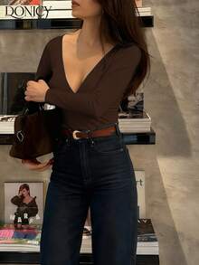 DONICY 女士纯色深V领露背长袖T恤，基础款上衣，深V百搭款式，适合春夏外出、约会、聚会、叠穿、休闲商务、居家休闲等场合穿着。 - 咖啡棕 - 查看 4