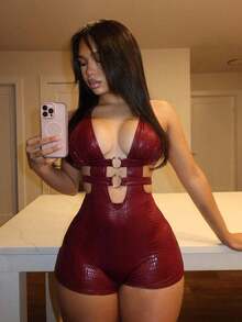 Slayr New Spring/Summer Y2K Street Style Sexy Black Slim Fit Burgundy Textured PU Fabric With Metallic Decoration Hollowed-Out Halter Neck Short Women Jumpsuit.Suitable For Valentine's Day, Dates, Party, Gatherings, Holidays, Concerts, Sexy Clubs, Nightclubs, Everyday Outings, New Year's, Revelry, Brunch Outfits, Hot Girl, Vacation.Travel Outfit Airport, Streetwear,Y2k - Màu Đỏ Sâu - Xem 12