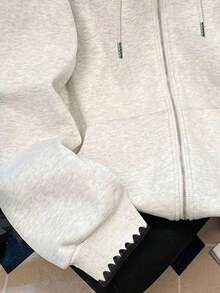 Sudadera con capucha y cremallera para mujer talla estándar, color rosa sólido, manga larga, bolsillo canguro y bordado de fresa, estilo casual y dulce, ideal para todo el año, uso diario, actividades al aire libre, gimnasio, escuela, combinaciones con jeans, leggings y faldas - Gris - Ver 4