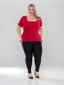 Kit 2 Blusinha Plus Size Feminina Básica Confortável Manga Curta Gola Quadrada - Preto-Vermelho - Visão 6