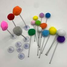 3 Stücke Plüschball & Metallspirale interaktives Katzenspielzeug mit Saugnapf Basis, verschiedene Farben, robustes Design um Jagdinstinkt und Spieltrieb zu stimulieren, geeignet für Katzen in Innenräumen - Verschiedenfarbig - Übersicht 5