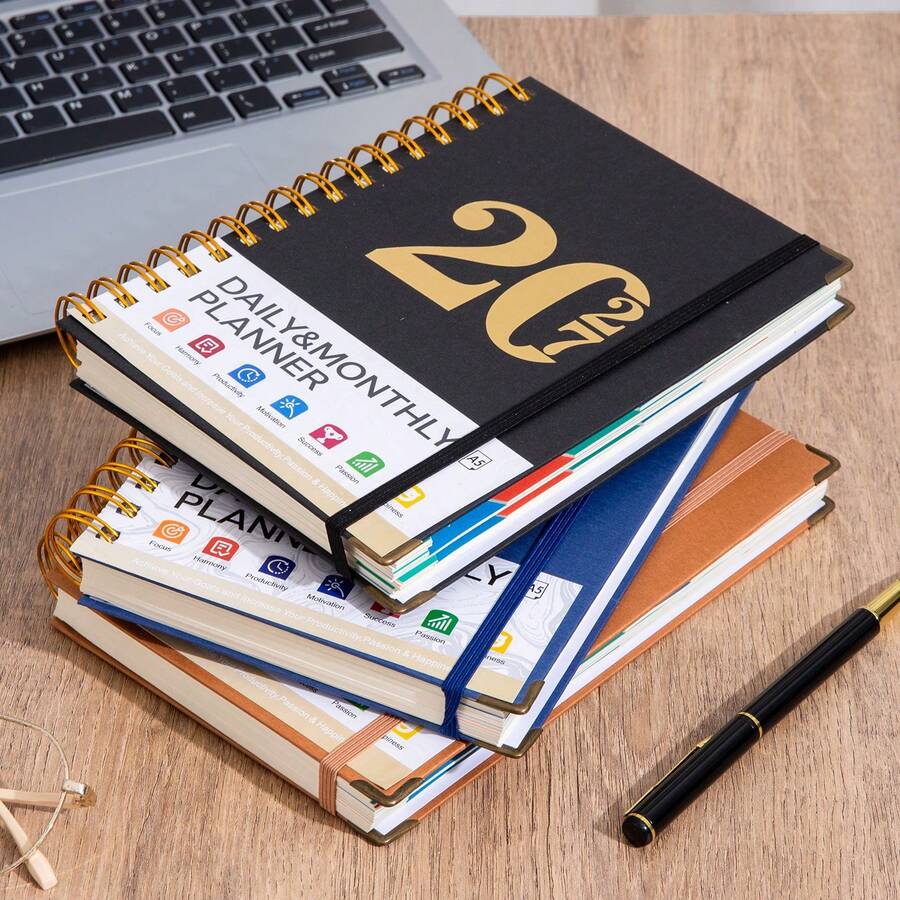 دفتر تخطيط يومي مجلد حلزوني A5 لعام 2027، حماية زوايا فاخرة مطلية بالذهب، تخطيط صفحة يومية كاملة، أداة إدارة الوقت الفعالة، تقويم شهري وسنوي، دفتر يومي للمكتب والمنزل والطالب والأعمال - A5 - مشاهدة 1