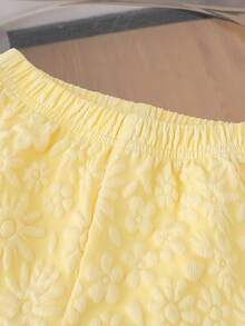 2pcs Baby Girl Sweet Fresh Light Yellow 3D Floral Pattern Vest With Bow Decor And Button, Paired With Loose Shorts - Yellow - View 3
