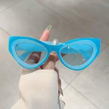 She Can'see Without Her Glasses. 1 Pair Of Women's Retro-Eye Glasses - Light Blue Wide Round Frame, Non-Prescription,, Metal Hinges, Lightweight Material, Suitable Daily Wear And Computer Use, Fashionable Style - 深藍色漸層綠灰 - 查看 5