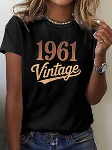 1961 Vintage Cursive tipografía impresión camiseta, manga corta cuello de la tripulación top casual para verano y primavera, ropa de mujer - Negro - Ver 2