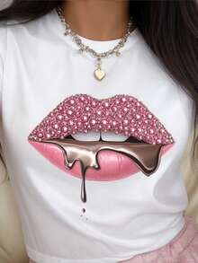 Camiseta de manga corta de las señoras - Camiseta blanca con impresión de labio y chocolate, cuello redondo casual, material suave elástico, lavable en máquina, top de moda todo el año, desgaste elegante, atractivo tee gráfico, ajuste cómodo, regalo ideal para celebraciones - Blanco - Ver 2