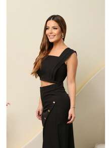 Conjunto Alfaiataria Nobre de Cropped e Saia Longa com fenda frontal - Preto - Visão 1