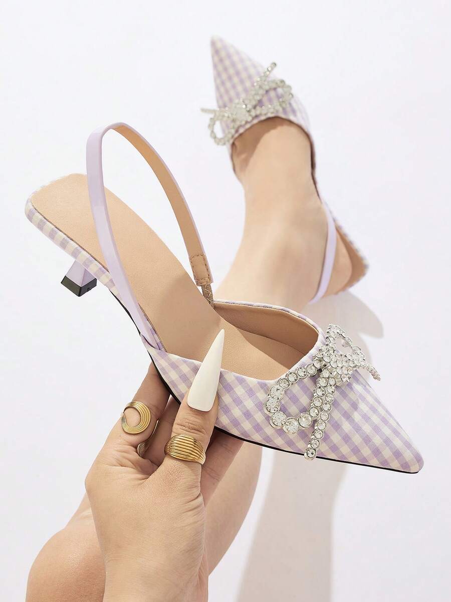 Giày mules nữ kẻ caro đính đá, mũi nhọn, gót thấp, kiểu dáng retro mới mùa xuân/hè 2026, sandal màu tím oải hương thanh lịch, phù hợp cho mặc hàng ngày, đi làm, tụ họp, lễ hội và các dịp trang trọng.