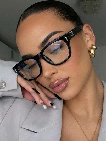 1 chiếc kính nữ màu đen vuông đính đá, kiểu dáng cá tính, trung tính, phong cách đường phố, retro.