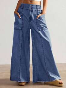 Versátiles y modernos, estos jeans cargo de pierna ancha combinan el estilo urbano con la comodidad que necesitas.El corte holgado favorece cualquier tipo de figura, mientras que los bolsillos laterales le dan un toque práctico y streetwear.El lavado claro es ideal para combinar con tops cortos, camisetas o sudaderas. - Azul lavado medio - Ver 4