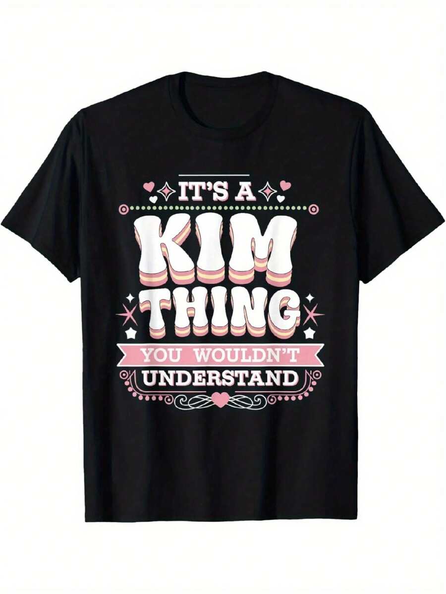 It's A Kim Thing Graphic Tee - A 100% Cotton, Regular-Fit Short-Sleeve Tee With A Playful Hearts, Stars, And Swirl Design. The Stretchy Fabric Provides All-Season Comfort. It Makes A Fun Family Matching Gift For Women And Men, Perfect For Casual Wear. This Funny Text Tee Is Made Of Non-See-Through Material. - 黑色 - 查看 1