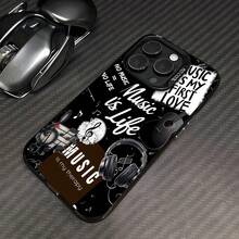 Auriculares con temática musical en blanco y negro y guitarra. Esta funda es compatible con Samsung, Apple, VIVO, OPPO, , Transsion, ,  y Honor. Fabricada en silicona TPU, ofrece protección contra golpes y caídas. - Negro - Ver 3