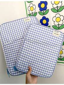 Un estuche protector para laptop/tableta a cuadros simple de 11 pulgadas/13 pulgadas, adecuado tanto para el trabajo como para el estudio. Bolsa a cuadros portátil, patrón a cuadros, bolsa para laptop, funda para laptop, estuche protector para laptop - Azul - Ver 3