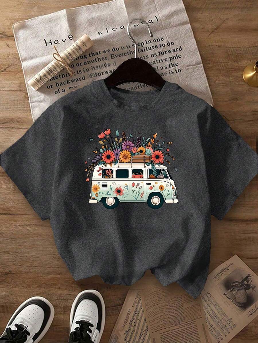 T-shirt ample à manches courtes pour femmes grande taille, col rond, motif mignon d'un camping-car avec fleurs, style décontracté, idéal pour le printemps, l'été et l'automne. Tenue de vacances - Gris foncé - Voir 1