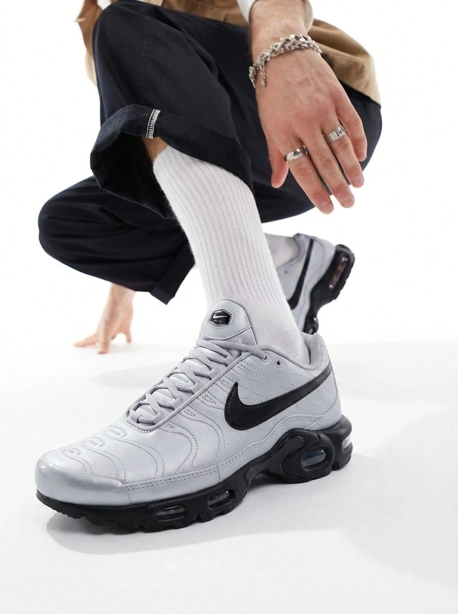 Nike 中性款 Air Max Plus 银色 - 狼灰/黑/金屬銀 - 查看 1