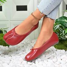 Giày nữ thời trang mũi tròn tối giản họa tiết chấm bi đen, đế mềm chống trơn trượt, kiểu dáng casual. - Đỏ - Xem 2