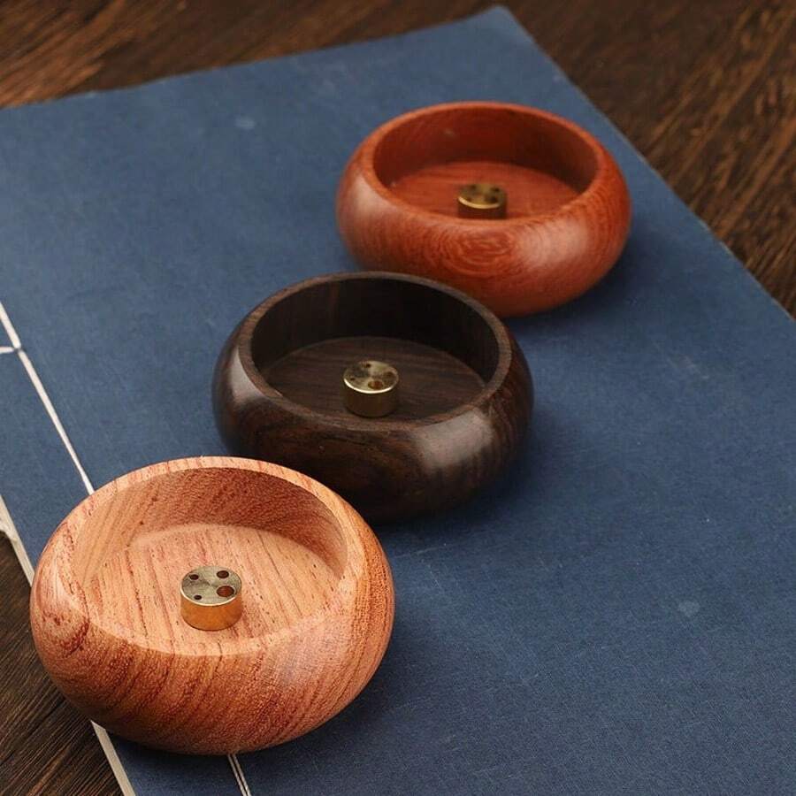 Giá đỡ lư hương bằng gỗ thủ công với khay đựng que hương 5 lỗ bằng đồng thau, bát lư hương gỗ đàn hương mini hình tròn.