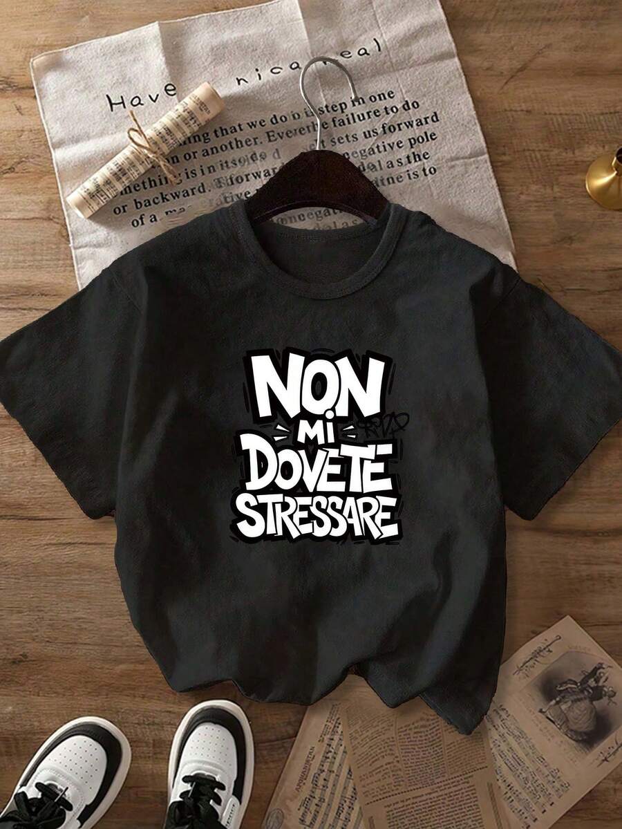 女款優雅圓領短袖T恤 - 黑色,印有義大利語短句「Non Mi Dovete Stressare」 - 夏季穿著 - 黑色 - 查看 1