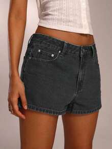 Shorts de mezclilla azul oscuro básicos de verano para mujer/etiqueta de cuero decorada/shorts de mezclilla de verano/lindos/para salidas/vacaciones/ropa de oficina - Gris - Ver 4