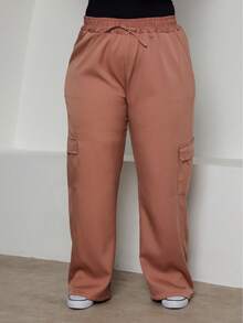 Plus Size Wide-Leg High-Waisted Pants With Cargo Pockets. - 米色 - 查看 4