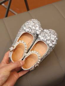 1 Pair 2026 New Fashion Versatile Pink Girl's Pearl & Rhinestone Cute Flat Shoes, Round Toe, Suitable For Daily Wear, Dancing, Outdoor In Spring & Autumn, Glitter Decor Closed Toe Princess Shoes, Run Small By Half Size - Silver - View 6
