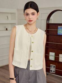 Chaleco sin mangas estilo tweed para mujer, color beige sólido, cuello redondo y botones dorados, diseño ajustado y bolsillos frontales, estilo retro casual, ideal para otoño, uso diario, salidas informales y combinaciones versátiles - Beis - Ver 8