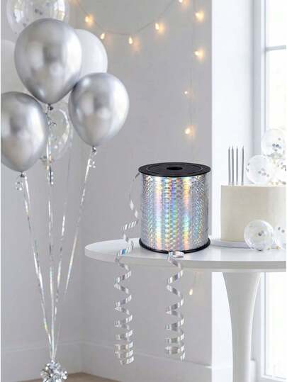 Cinta rizada holográfica de plata, adecuada para decoración de fiestas. Ligera y fácil de enrollar, perfecta para ramos de globos, fondos de fiesta, bolsas de regalo y manualidades DIY. Aplicable para fiestas de cumpleaños, despedidas de soltero, ceremonias de graduación, fiestas festivas, bodas y todos los eventos con temática metálica.