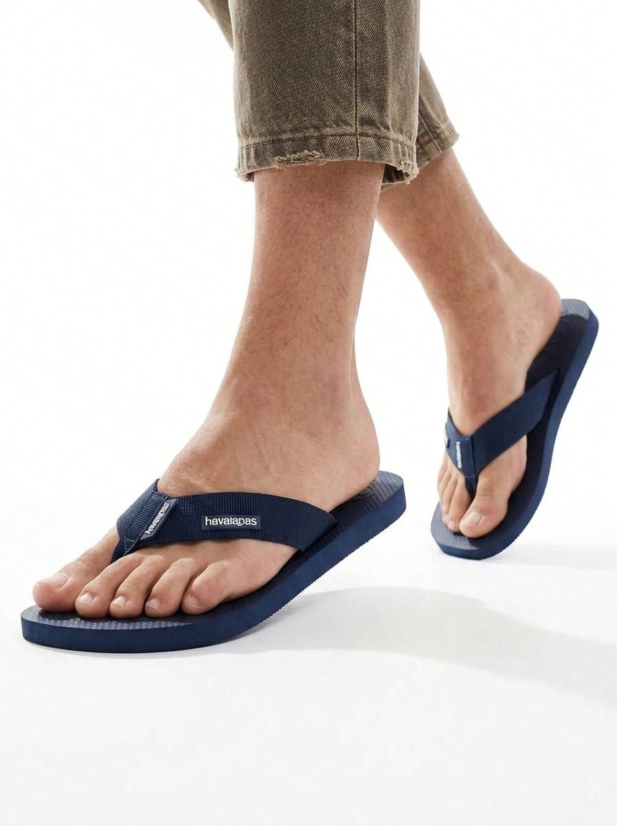 Havaianas 女士休闲舒适平底人字拖凉鞋，适合日常穿着 - 藍色 - 查看 1