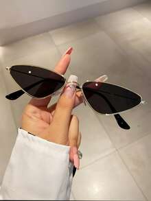 1pc Triangle Ocean Lens Small Frame Street Style Metal Fashion Glasses - Black - View 4