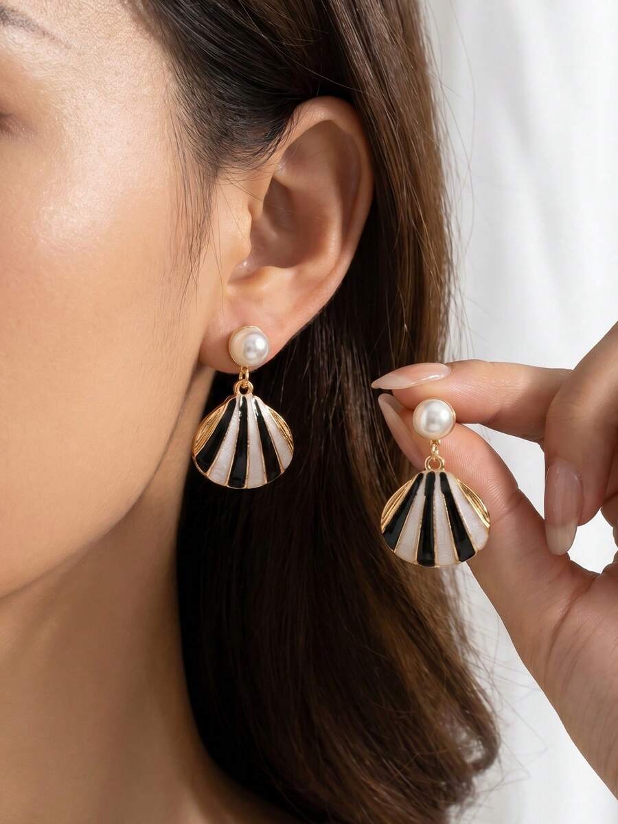 1 Pair Women's Faux Pearl Earrings With Striped Shell Pendant, Minimalist Elegant Suitable For Teenage Girls, Colorful Oil Drop Stainless Steel Earrings, Ocean Beach Design Exaggerated Earrings Suitable For Daily Wear, Beach Vacation And Parties, Retro Casual Bohemian Style Fashion Accessories, Unique Stainless Steel Ladies Earrings That Won't Cause Allergies