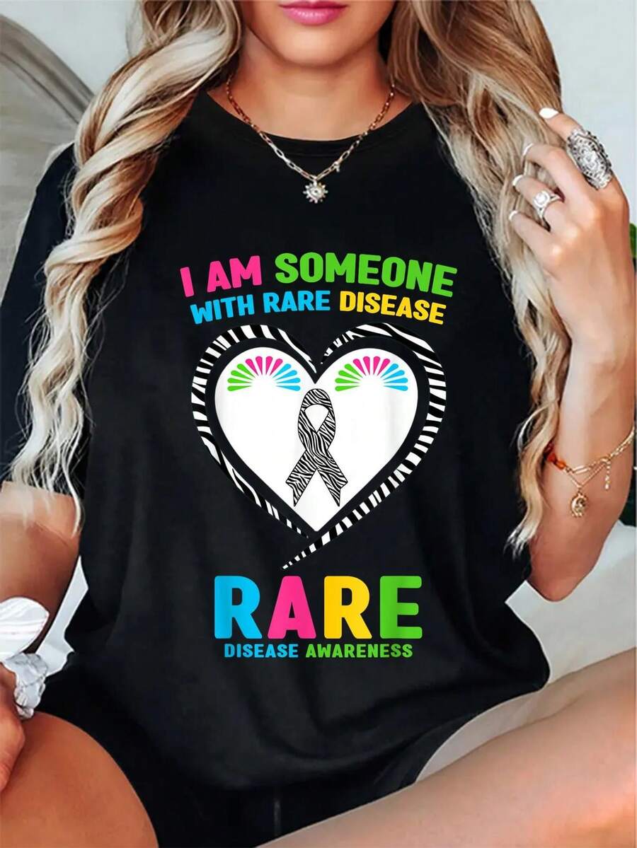 Plus Size, Plus Size Women's Rare Disease Awareness T-Shirt - "I Am Someone With A Rare Disease" Colorful And Rainbow Print Heart Ribbon Design, Soft Short Sleeve Crew Neck Casual Top For Casual Wear And Promotional Events, Machine Washable Rare Disease Support Clothing - 黑色 - 查看 1