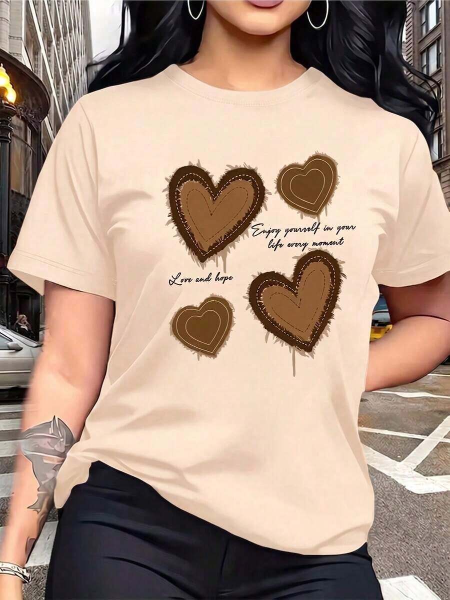 Nueva camiseta de manga corta con cuello redondo para mujeres, diseño primavera-verano, combina perfectamente letras modernas y estampado en forma de corazón, transpirable y absorbe la sudoración. Envío directo desde nuestro almacén local, modelo para parejas, ideal para llevar en pareja. - Beis - Ver 1