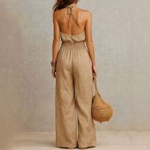 Mono de Mujer Color Caqui Estilo Boho con Cuello Halter, Sexy, Sin Mangas, Cintura Fruncida, Pierna Ancha, Tela Ligera Tipo Lino - Marrón claro - Ver 2