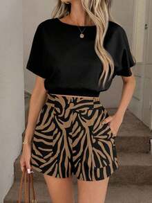 Conjunto de dos piezas para mujer con estampado floral vintage, blusa de cuello redondo con manga corta y shorts con cintura elástica, volantes y bolsillos laterales, estilo casual y elegante, ideal para primavera, verano, vacaciones, salidas y uso diario - Negro - Ver 12