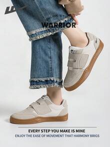 WARRIOR 女款时尚复古运动鞋，春夏舒适跑步鞋，简约休闲又不失时尚感，四季皆宜，耐磨耐穿，适合全天穿着的训练鞋。 - 灰/米 - 查看 3