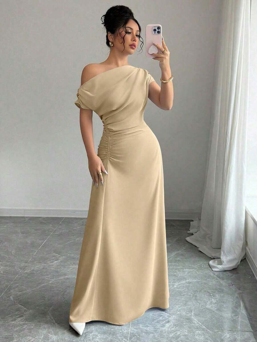 Vestido de mujer con estampado minimalista, hombro asimétrico y talle fruncido - Albaricoque - Ver 1