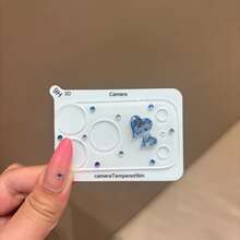 Miếng dán màn hình cao cấp đính đá xanh hình kim cương, tương thích với Apple 17Pro/17PROMax, trong suốt, độ phân giải cao, không có lớp vỏ bảo vệ, chống rơi vỡ, có keo dán chắc chắn, miếng dán bảo vệ ống kính đính đá, chống trầy xước cho ống kính camera. - Phim dán kính hình trái tim kim cương xanh - Xem 2