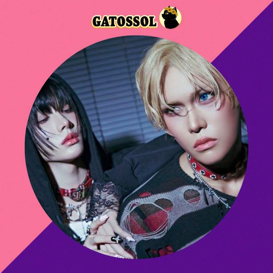 XL O V - Buttons 4.5 Cm - IDOL - KOREAN - K-POP GEEK NERD BROOCH PIN Bottom/Button - Button - Brooch Pin - Buttons - Button - Pin - Button - 19- Single Button - View 1