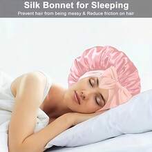 Bộ 4 mũ trùm tóc bằng satin, kèm dây buộc tóc bằng satin và túi đựng, được thiết kế để ngăn ngừa tóc xơ rối khi ngủ. Mũ ngủ mềm mại này có nơ thắt và rất phù hợp với tóc xoăn, tóc tết. - Xem 6
