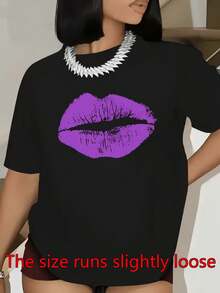 Women's Casual Short-Sleeved T-Shirt With A Striking Purple Lips Design - A Fashionable Crew Neck T-Shirt Perfect For Everyday Wear, Made From Medium-Stretch Fabric, Offering A Comfortable Fit - 黑色 - 查看 1